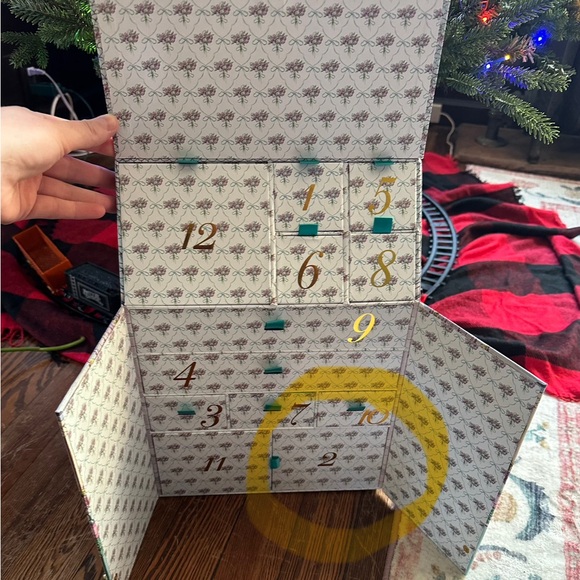 Posh Peanut Advent Calendar Blanket Day Two Muslin Patoo - Los Angeles print - Picture 3 of 5